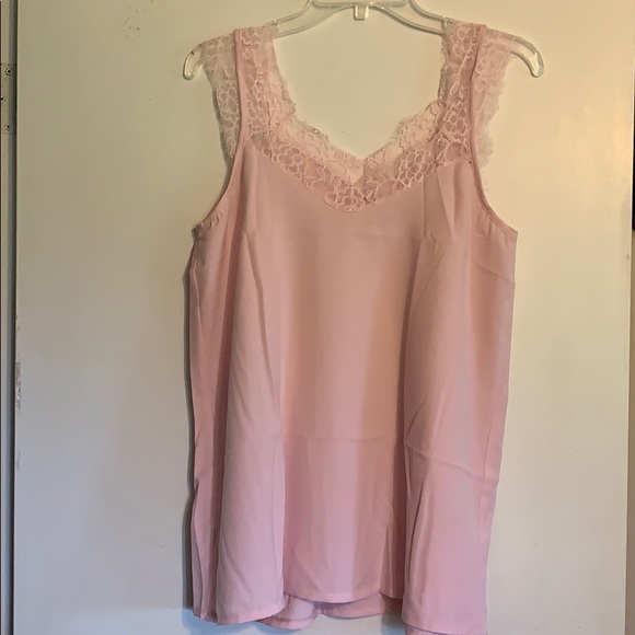 PINK V-NECK BLUSH LACE TANK - Picture 4 of 4